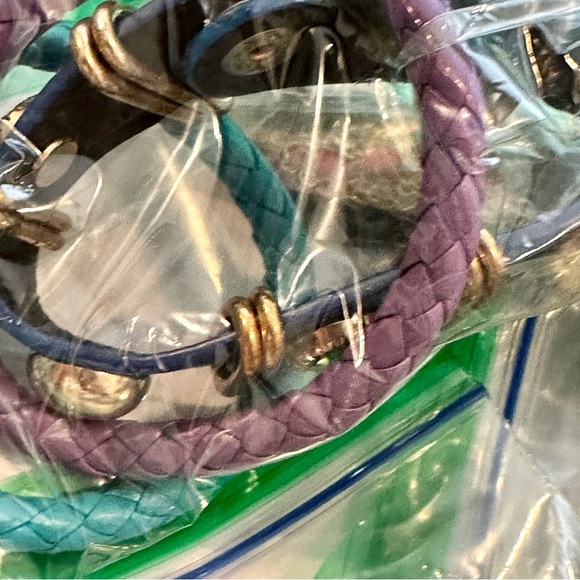 Over 4lbs!! Wonderful Collection of Individually Bagged Bulk Jewelry - Picture 7 of 11